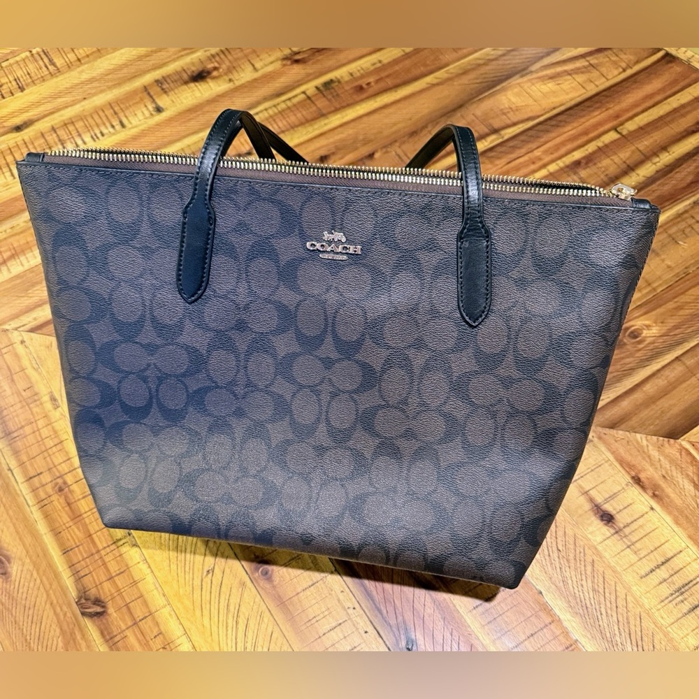 Coach Signature Shoulder Bag Zip Top Tote Brown Black Gold